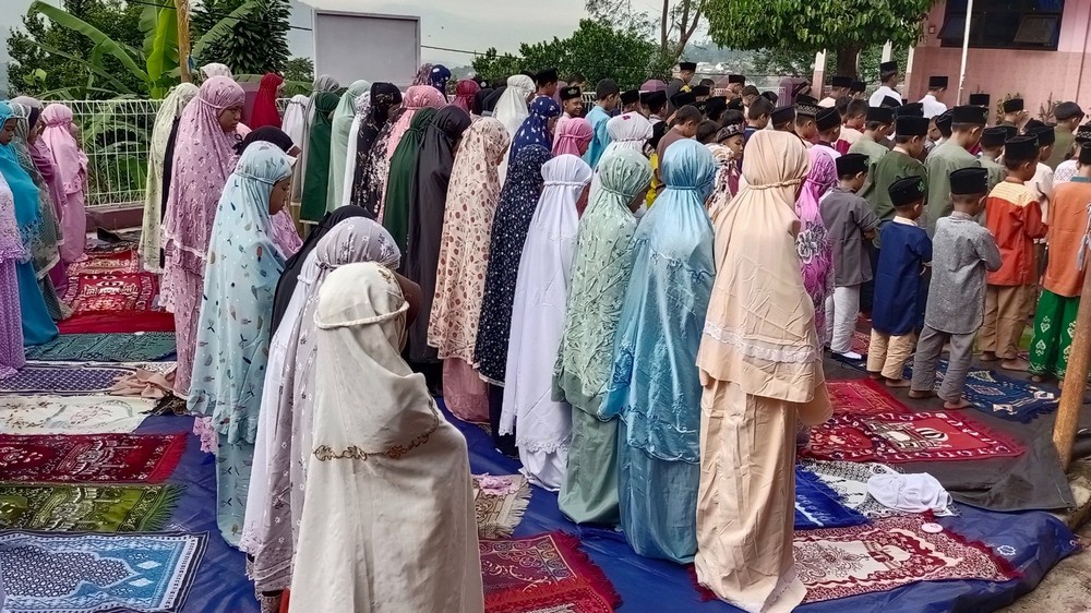 Shalat Dhuha di SD Negeri Sukawangi Kecamatan Pamulihan