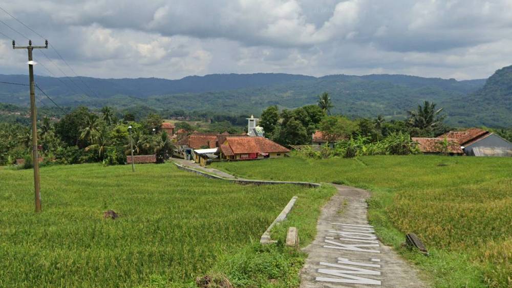 Sisi Kampung Pabuaran Desa Awilega