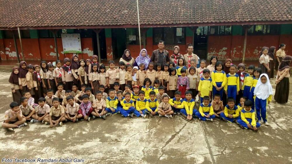 Sebagian siswa SD Negeri Sukawening Sumedang Utara