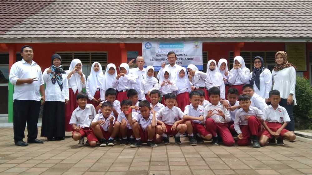 Sebagian siswa SD Negeri Awilega Tanjungkerta