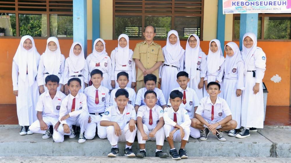 Sebagian siswa SD Negeri Kebonseureuh Sumedang Selatan