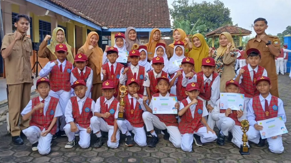 Sebagian siswa SD Negeri Ciluluk I Kecamatan Tanjungsari