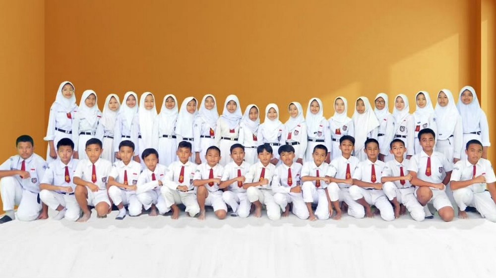 Sebagian siswa SD Negeri Cadaspangeran, Sumedang Selatan