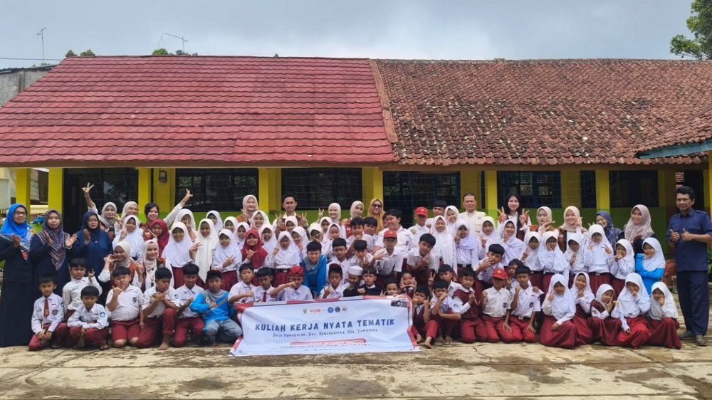 Sebagian siswa SD Negeri Rancamedalwangi Kecamatan Rancakalong