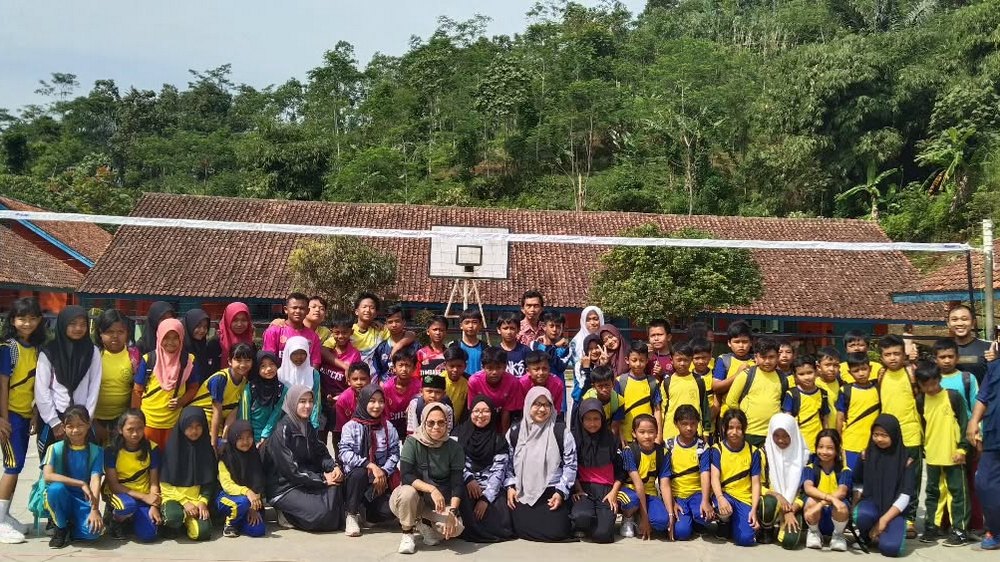 Sebagian siswa SD Negeri Cisugan Kecamatan Rancakalong