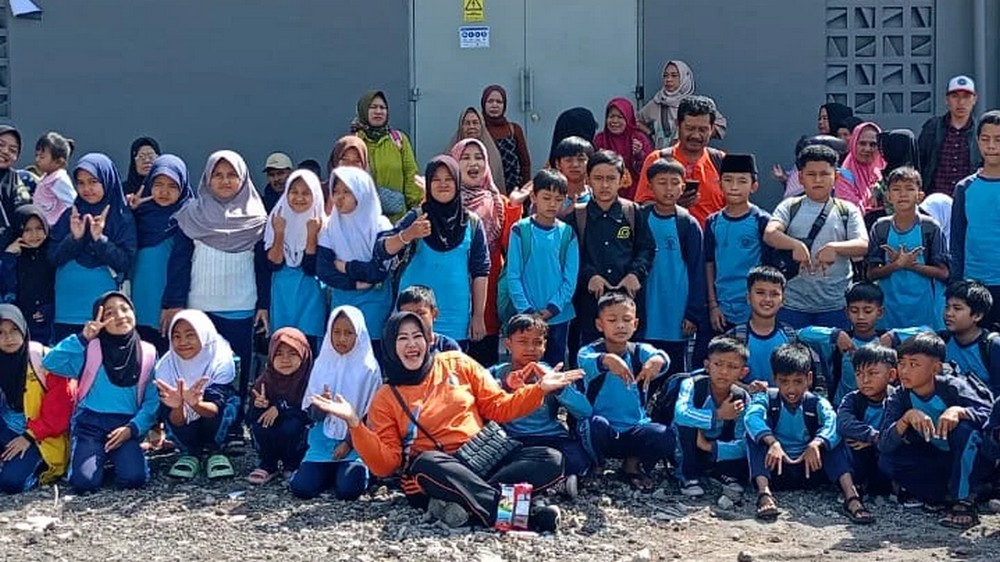 Sebagian siswa MIS Muhammadiyah Babakanloa