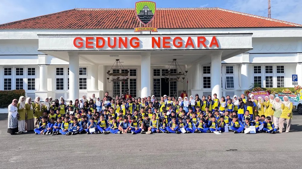 Sebagian siswa SD Negeri Cibeureum II Kecamatan Cimalaka