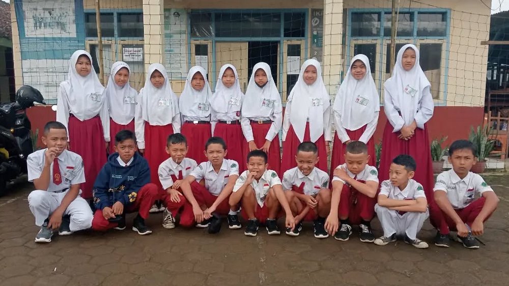 Sebagian siswa SD Negeri Mekarsari Kecamatan Rancakalong