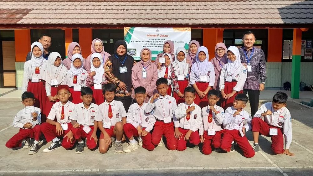 Sebagian siswa SD Negeri Gunungsari Sumedang Utara