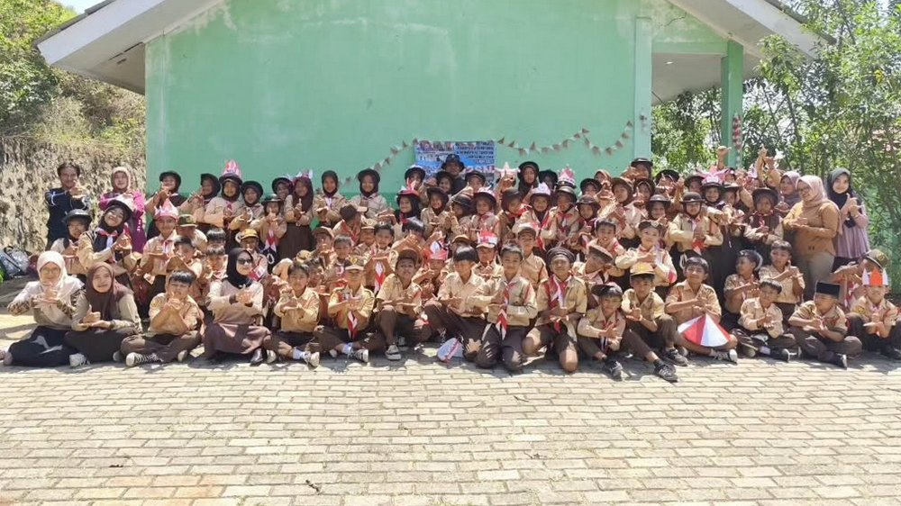 Sebagian siswa SD Negeri Sukamulya Sumedang Utara