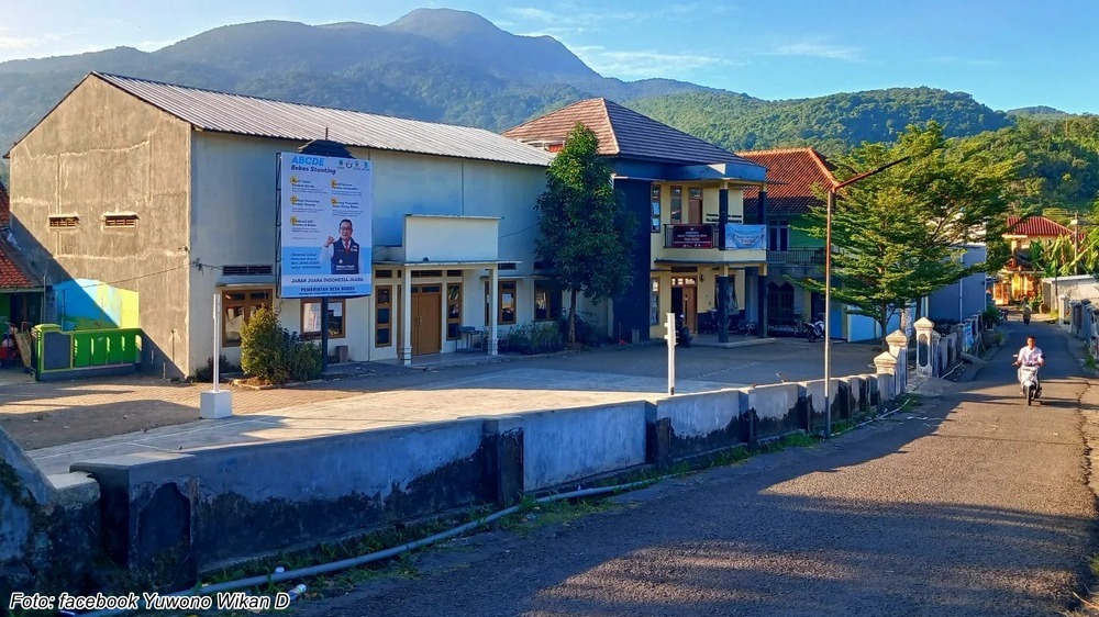 Suasana di kantor desa di Kampung Pangkalan Desa Boros