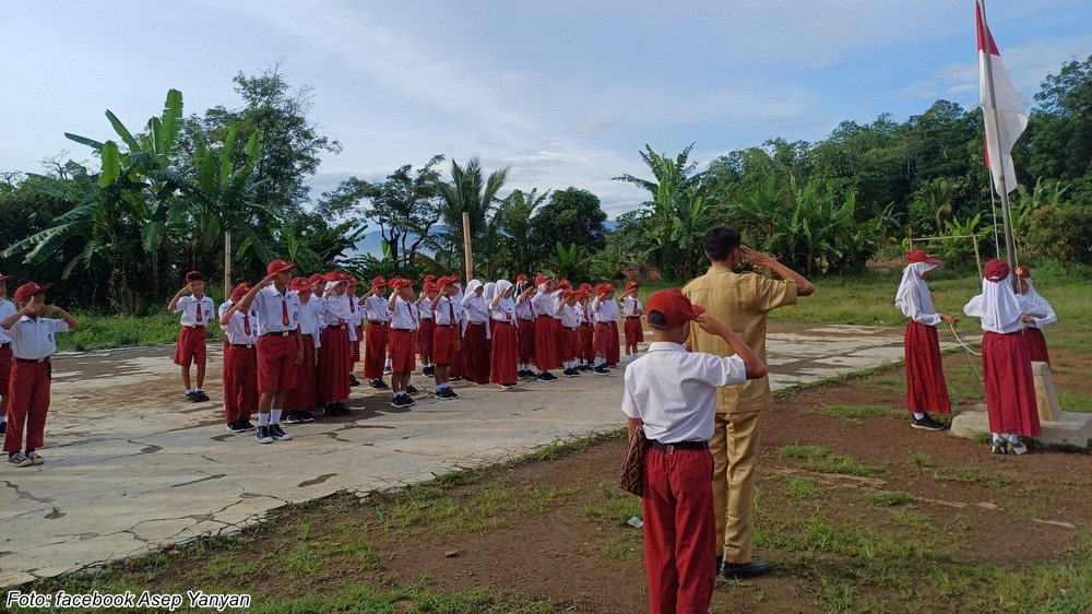 Upacara bendera SD Negeri Margaasih