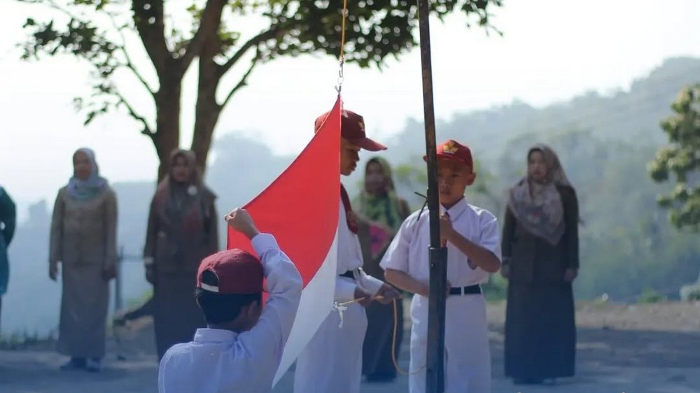 Upacara bendera SD Negeri Pakuwangi Kecamatan Rancakalong