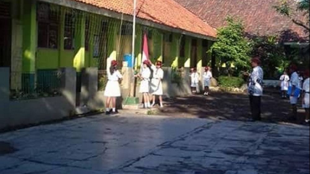 Kegiatan upacara SD Negeri Boros Tanjungkerta