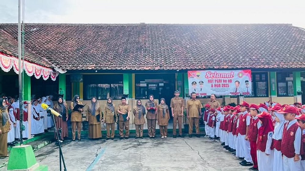 Upacara bendera SD Negeri Mariuk Kecamatan Tanjungsari